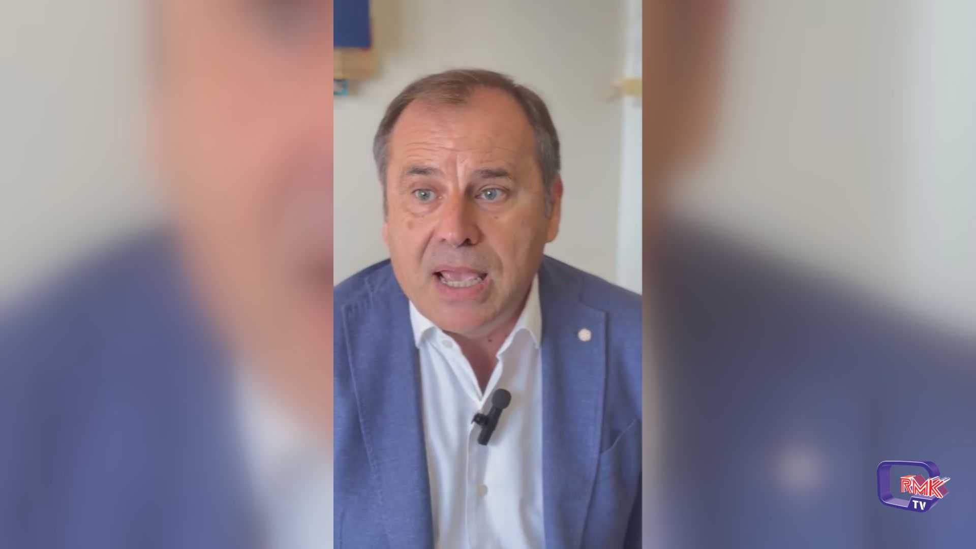 Anche Bono ricorre ad un video social: «Dimino mi querela? Non ho paura»